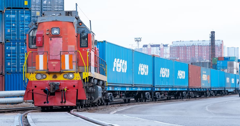 Контейнерный поезд FESCO<br class="only-desktop"> во Владивостокском морском торговом порту