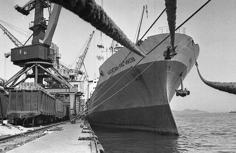 Теплоход «Капитан Лютиков» во Владивостоке,<br class="only-desktop" /> 1975 год