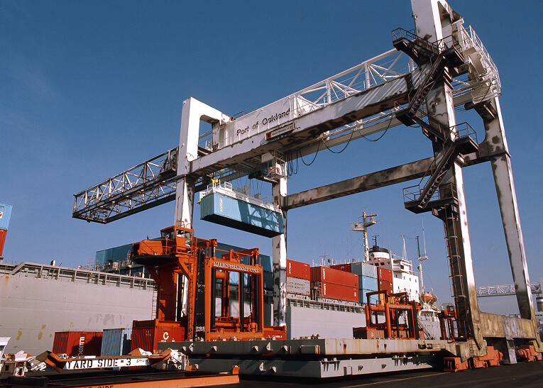 Погрузка контейнеров FESCO<br class="only-desktop"> в порту Окленд штата Калифорния